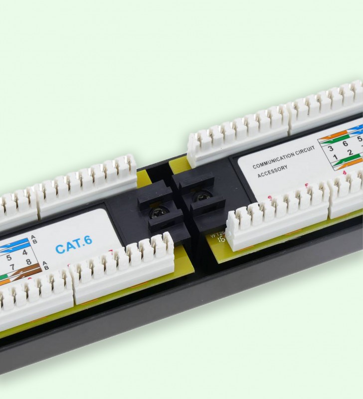 PANNEAU DE BRASSAGE 24PORTS CAT6 W-D-LINK à installer dans des armoire